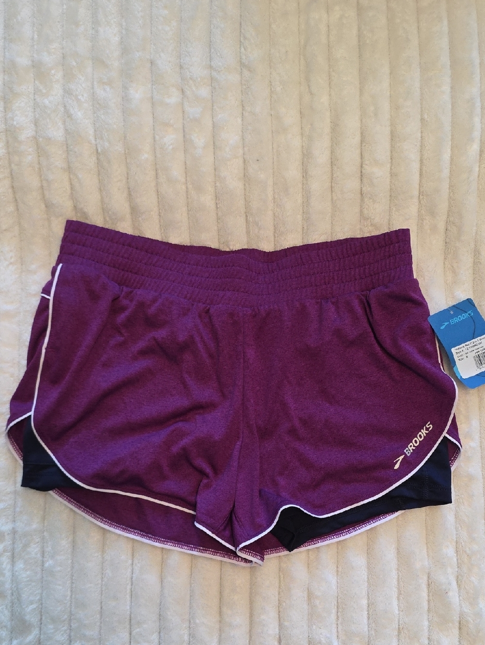 Brooks Womens Plum Athletic Running Shorts with Contrast‎ Trim